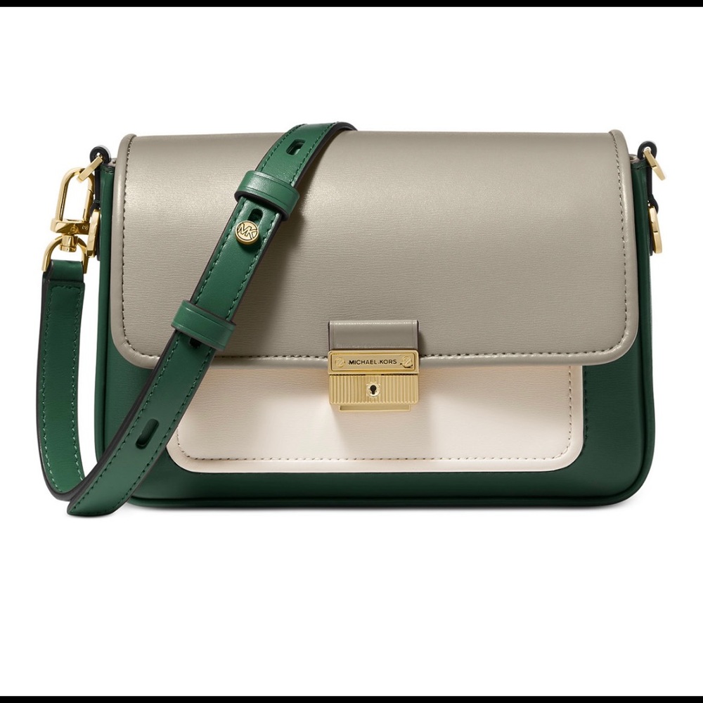 - New Michael kors crossbody bag